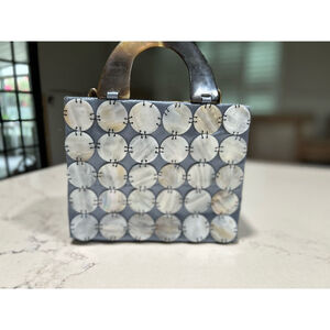 NEW Summer Beachy Shell Mother of Pearl Lined Clutch 7x6”